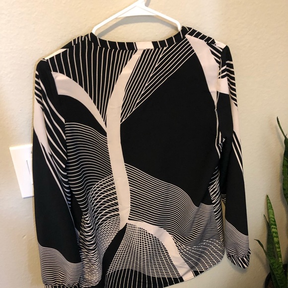 Cute, Professional Top - Picture 4 of 5